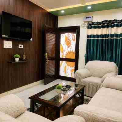 3 bhk Apparment walking distance ganga ji Dining/Meeting Rooms
