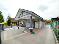 S2 Semi-D Retreat Stay - 3-Star