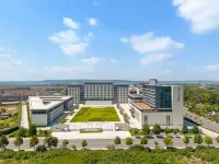 Vienna International Hotel lassic Edition Sichuan College of Electronic and Mechanical Engineering - Mountain view