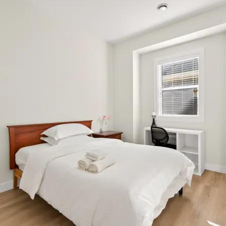 Surrey City Centre Ensuite near SkyTrain