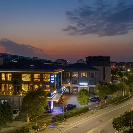 Tinghuyin Homestay (Yangzhou Slender West Lake Scenic Area)