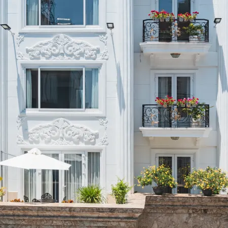 Roy Dala Hotel