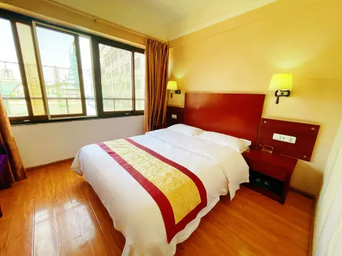 Fangjian Hotel (Kunming Railway Station)