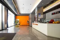 Xingyun E-sports Theme Hotel (South Market Branch)