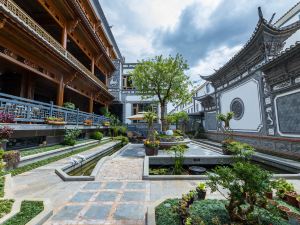 Heqing Huahai Hotel (Xinhua Village Caohai Wetland Branch)