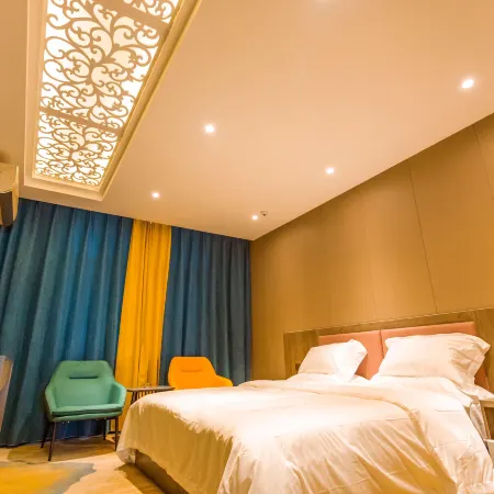 Fenghuang Theme Hotel