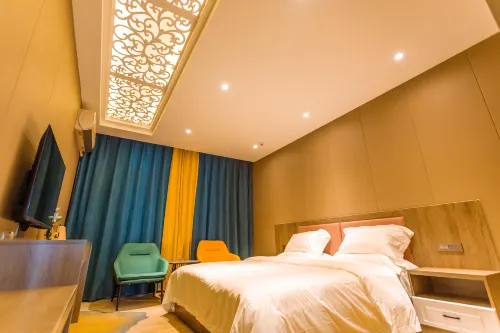 Fenghuang Theme Hotel Hotels in Heyang County