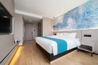 Greentre Carrey Light Luxury Hotel (Taizhou Luqiao Zhongsheng Plaza)