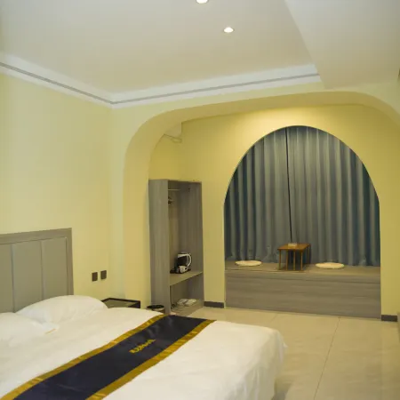 Meet the light luxury small stay (City Hospital Store)