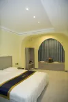 Meet the light luxury small stay (City Hospital Store) - parking