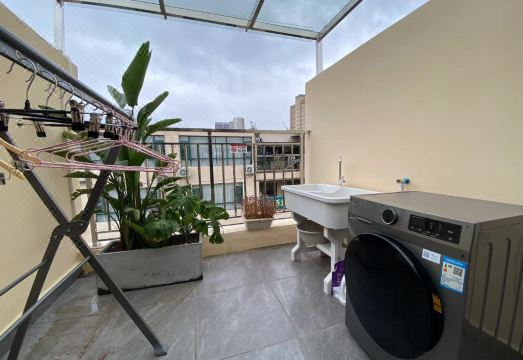 2. 힐비 호텔 (바..