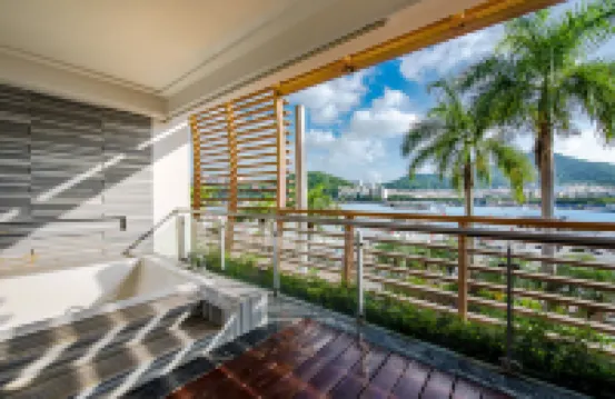 Visun Royal Yacht Hotel Hotel dekat Luhuitou Scenic Area