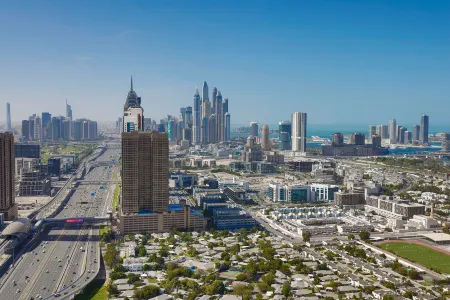 La Suite Dubai Hotel & Apartments Отели рядом с достопримечательностью «Sky Views Observatory»