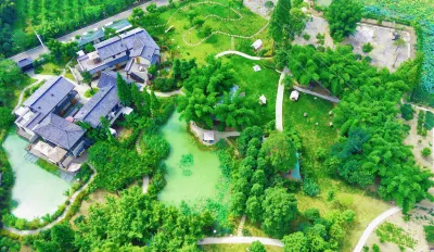 Heyin Jinxi Hot Spring Resort Homestay Hotel di Chongzhou