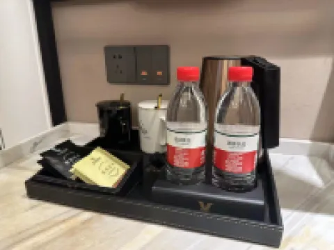 Vienna International Hotel (Chengdu East Railway Station Sichuan Normal University Branch) Hotels in der Nähe von Chengdu Green Road Landscape