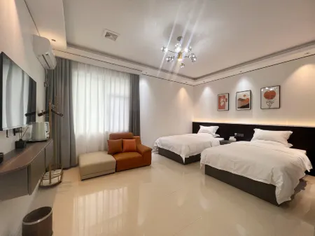 Ru Ni Suo Yuan Homestay (Lushan Xihai Zhelin Laozhen Feiyi Meishi Wenchuangyuan) Отели рядом с достопримечательностью «Zhelin Lake Peach Blossom Creek Rafting Scenic Area»