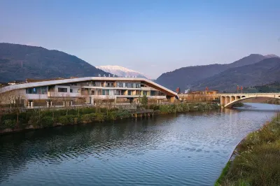 Emeishan Visit Zhuang Xunli Resort Hotel Hotels near Qingyin Pavilion
