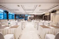 Borrman Hotel (Chibi Sanguo Pedestrian Street) Hotels in Chibi