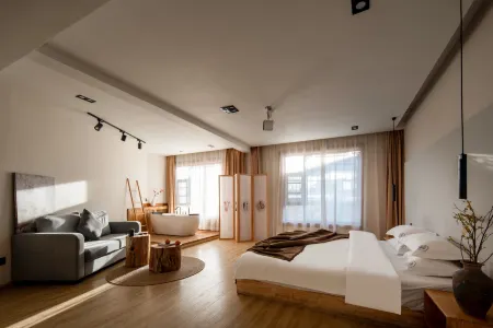 Jinwushe Friendly Ballad Oxygen and Atmosphere B&B (Shangri-La Dukezong Ancient Town Branch)