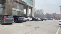 Zhongyin Hotel - parking