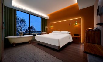 Qian qian mango tree hotel