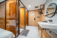 Chonpines Hotel (Altay Lanwan Food City)