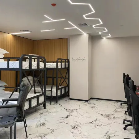 Lingqiu Pingxingguan E-sports Apartment