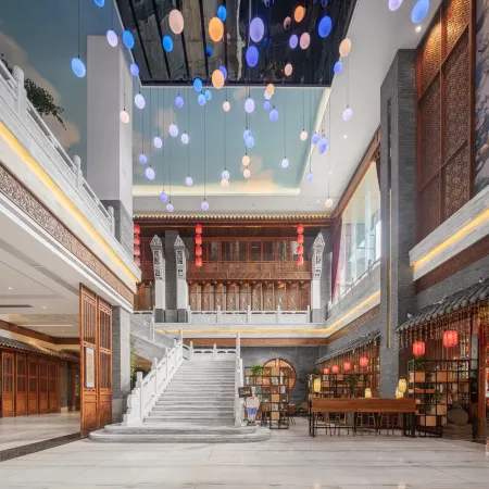 Plum Garden International Hotel (Fuzhou Guangminggang Park) Отели рядом с достопримечательностью «Народное правительство Гуаншань»