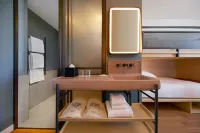 Moxy Sydney Airport - Airport Shuttle