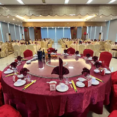 Caoxi Hot Spring Holiday Resort