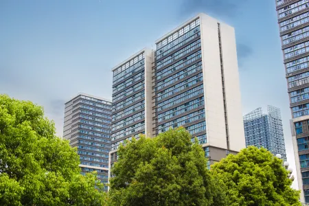 Ciyue · Aesthetics Design Hotel (Guanshanhu Park Guanshan West Road Metro Station Branch) Отели рядом с достопримечательностью «Guiyang Kangyang Vocational University»