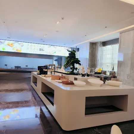 Xingren International Hotel