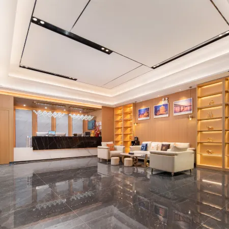 Yunqi Hotel (Jianghan Road Pedestrian Street)