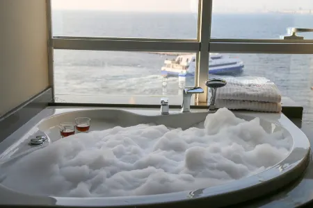 Pasaport Pier Hotel Отели рядом с достопримечательностью «Kemeralti Market»