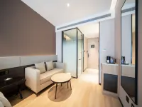 IU酒店（平涼解放路店） 鄰近平涼市體育運動公園的酒店