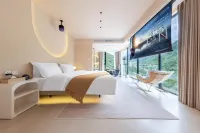 The Island private soup hotel