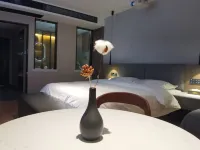 Wowo Theme Apartment (Chuzhou Modern City) - balcony