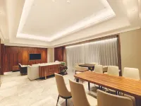 Ying Shan Hong Jinling Grand Hotel Hotels in Yuexi