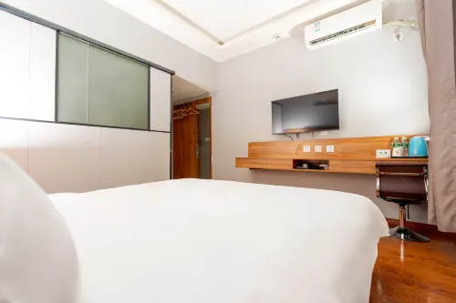 Dibei Hotel (Yining Tianshan Road Six Star Street Branch)