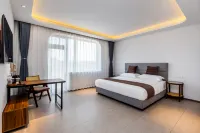 Saihanba Polytechnic Lake Hotel