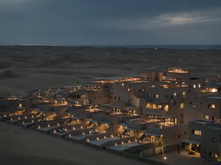 TengolHotel Отели рядом с достопримечательностью «Desert Escalator»