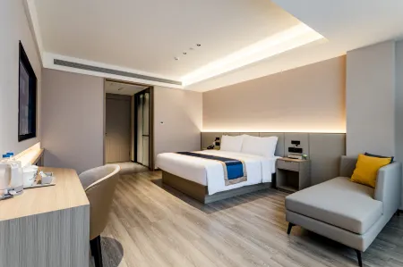 Happiness Gate Business Hotel Отели рядом с достопримечательностью «Weihai Happiness Gate»