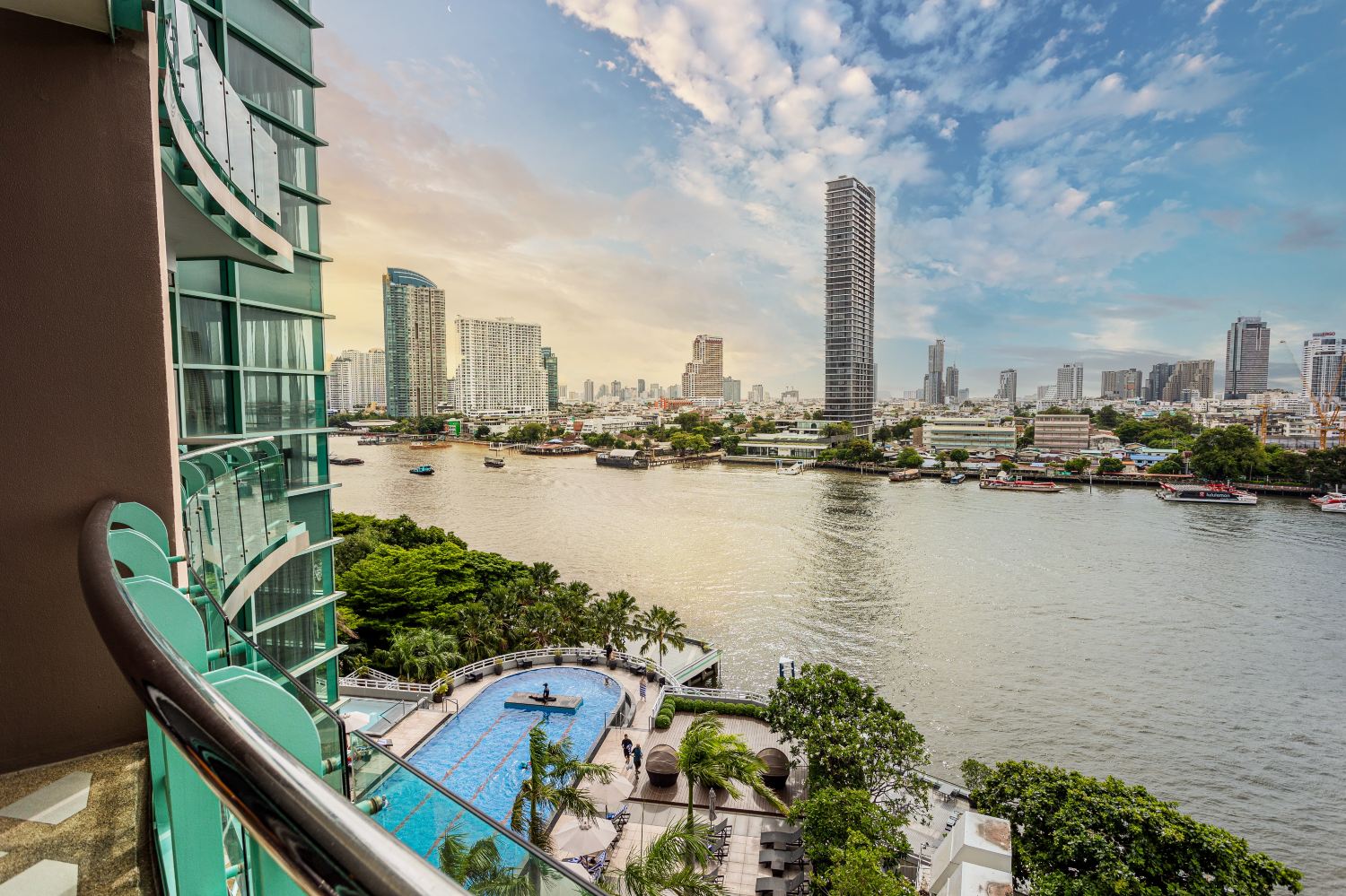 โรงแรมชาเทรียม ริเวอร์ไซด์ กรุงเทพฯ