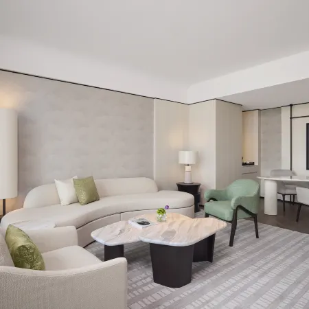 Hilton Shanghai City Center Отели рядом с достопримечательностью «Шанхайская библиотека»