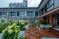 Ningbo Huayingyue Hotel (Tianyi Square City God Temple Commercial Pedestrian Street Store) - Romantic