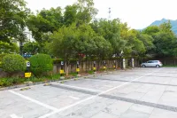 昭君快捷酒店（興山高鐵站店） - 停車場