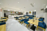 Pai Hotel (Hongjin logistics international peony garden, Dingding North Road, Luoyang) - Layanan Antar-Jemput
