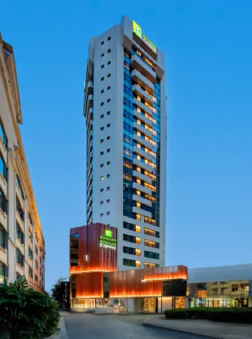 上海靜安寺智選假日酒店 鄰近南京西路的酒店