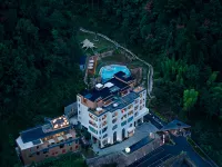 Zhangjiajie Juanjie · Liangshe (North Gate of National Forest Park) - Rooftop Pools