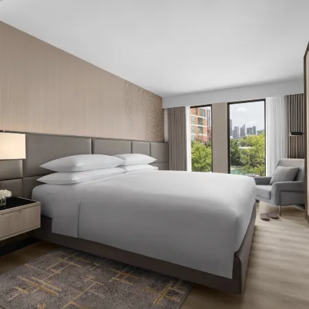 Marriott Executive Apartments, Bangkok Townhall Sukhumvit Отели рядом с достопримечательностью «Ваттана»